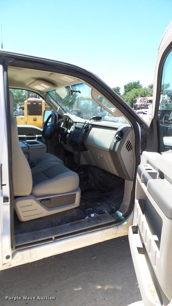 image for item DA6228 2008 Ford F350 Super Duty SuperCab pickup truck cab and chassis
