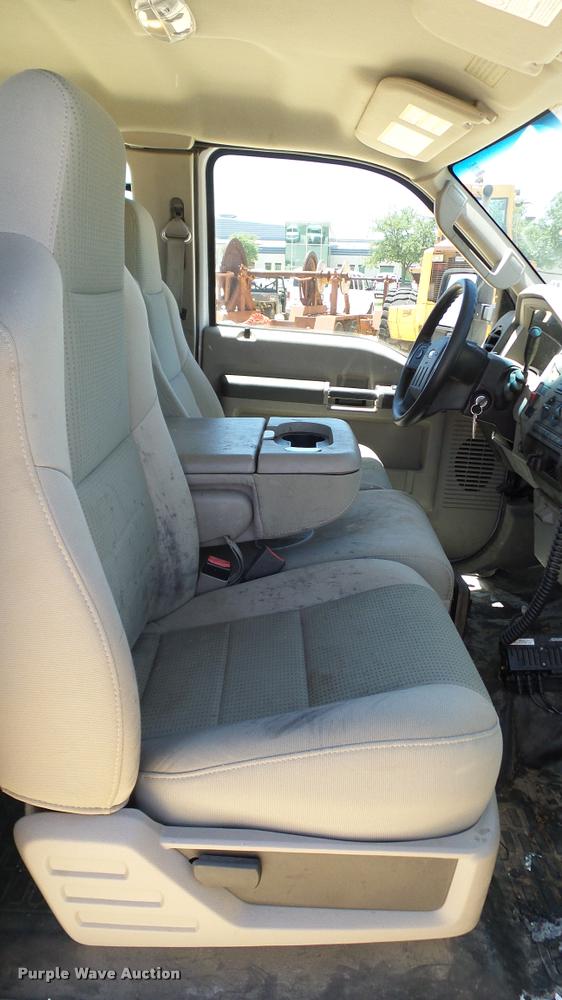 image for item DA6228 2008 Ford F350 Super Duty SuperCab pickup truck cab and chassis