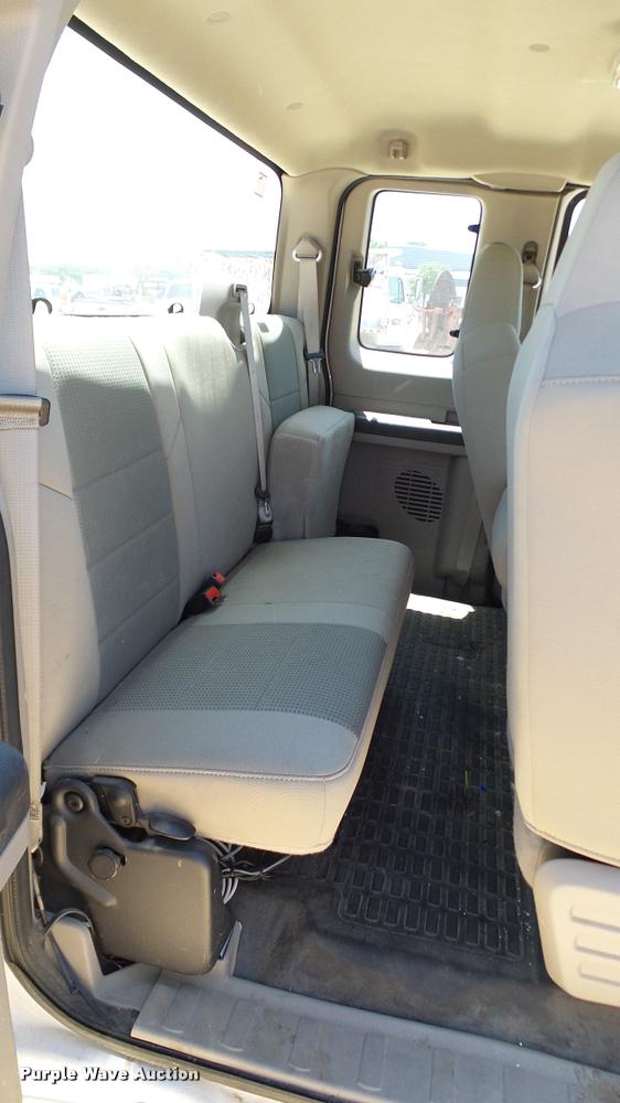 image for item DA6228 2008 Ford F350 Super Duty SuperCab pickup truck cab and chassis