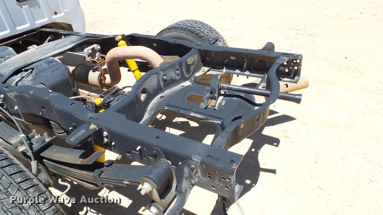 image for item DA6228 2008 Ford F350 Super Duty SuperCab pickup truck cab and chassis