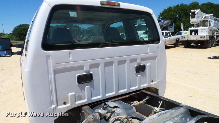 image for item DA6228 2008 Ford F350 Super Duty SuperCab pickup truck cab and chassis