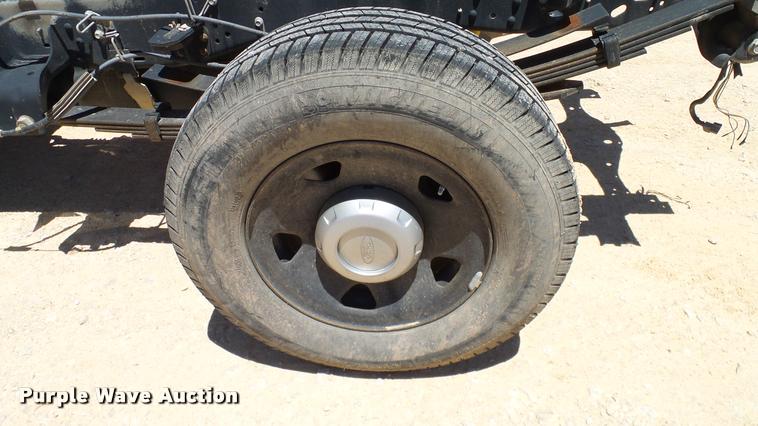 image for item DA6228 2008 Ford F350 Super Duty SuperCab pickup truck cab and chassis