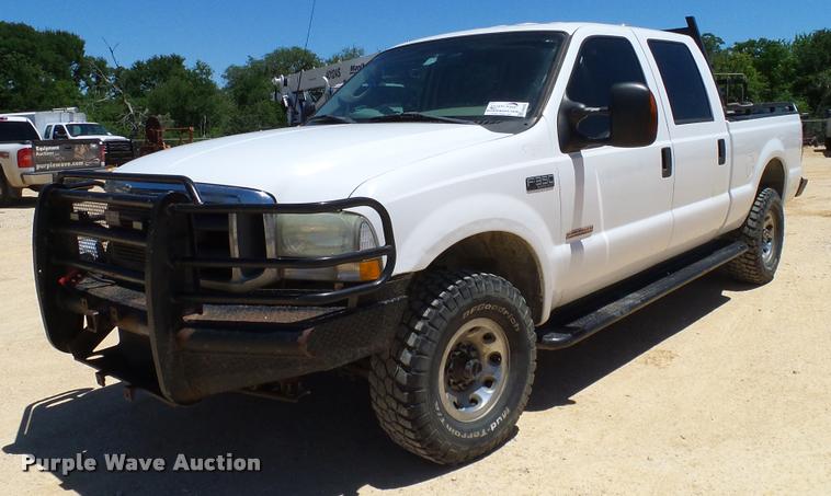 image for item DA6229 2004 Ford F350 Super Duty Crew Cab pickup truck