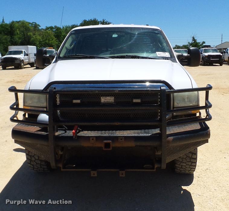image for item DA6229 2004 Ford F350 Super Duty Crew Cab pickup truck