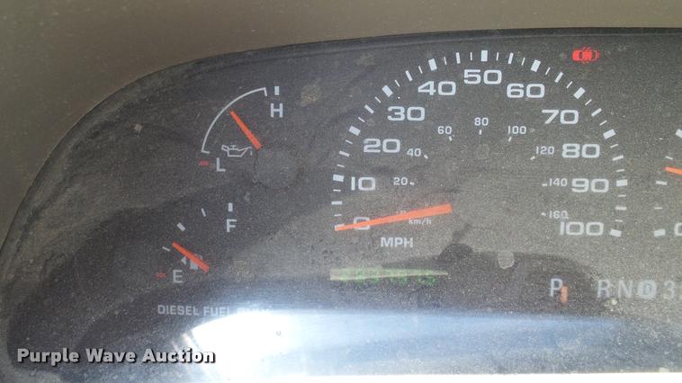 image for item DA6229 2004 Ford F350 Super Duty Crew Cab pickup truck