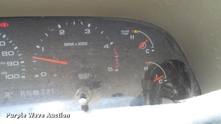 image for item DA6229 2004 Ford F350 Super Duty Crew Cab pickup truck