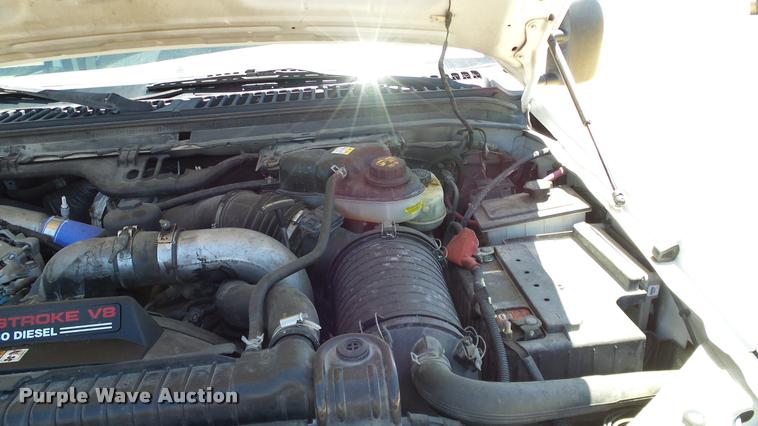 image for item DA6229 2004 Ford F350 Super Duty Crew Cab pickup truck