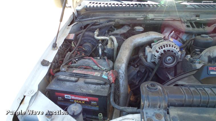 image for item DA6229 2004 Ford F350 Super Duty Crew Cab pickup truck