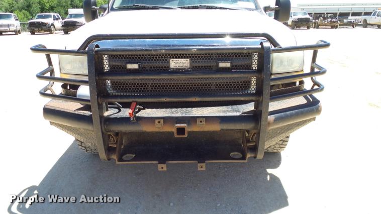 image for item DA6229 2004 Ford F350 Super Duty Crew Cab pickup truck