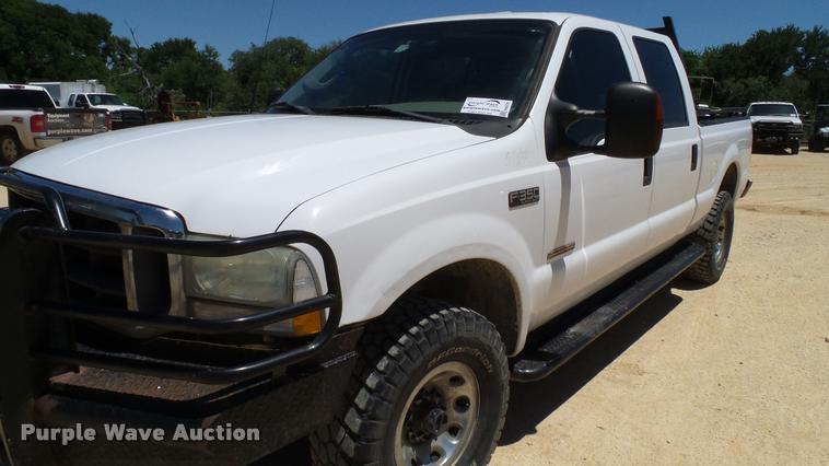 image for item DA6229 2004 Ford F350 Super Duty Crew Cab pickup truck