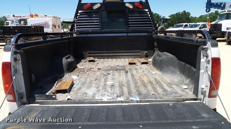 image for item DA6229 2004 Ford F350 Super Duty Crew Cab pickup truck