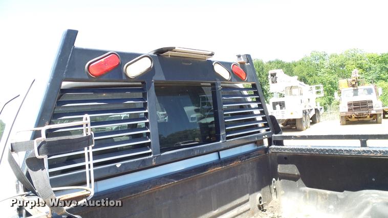 image for item DA6229 2004 Ford F350 Super Duty Crew Cab pickup truck