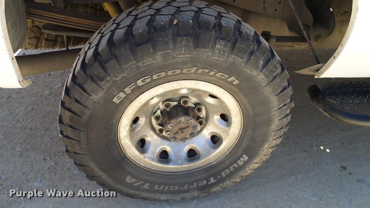 image for item DA6229 2004 Ford F350 Super Duty Crew Cab pickup truck