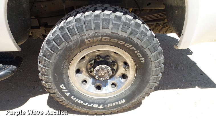 image for item DA6229 2004 Ford F350 Super Duty Crew Cab pickup truck