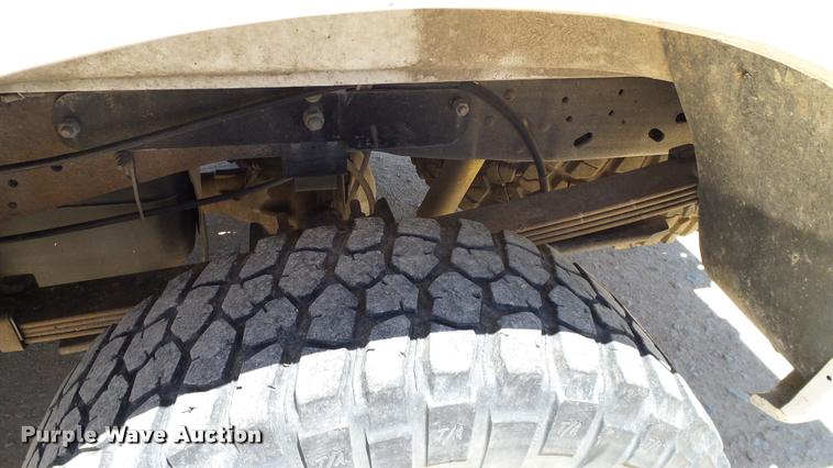 image for item DA6229 2004 Ford F350 Super Duty Crew Cab pickup truck