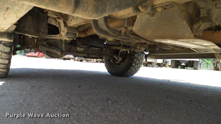 image for item DA6229 2004 Ford F350 Super Duty Crew Cab pickup truck