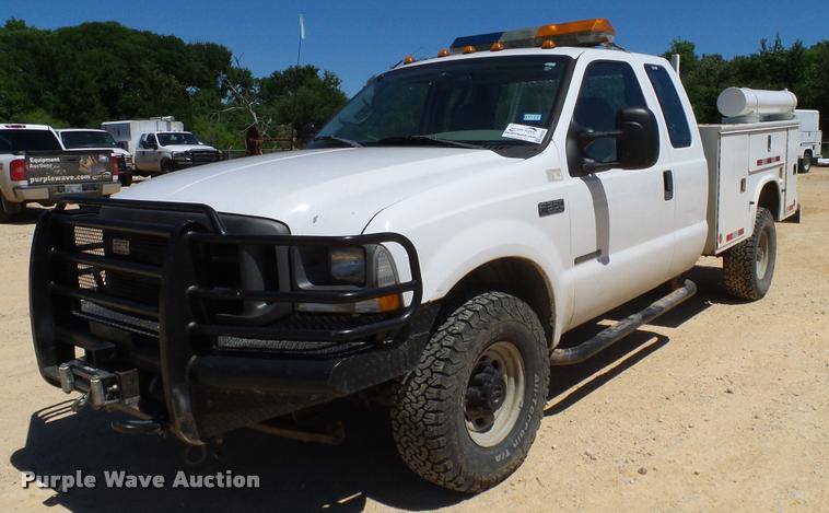 image for item DA6232 2002 Ford F350 Super Duty SuperCab pickup truck