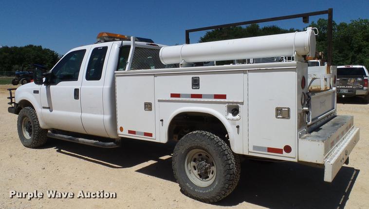 image for item DA6232 2002 Ford F350 Super Duty SuperCab pickup truck