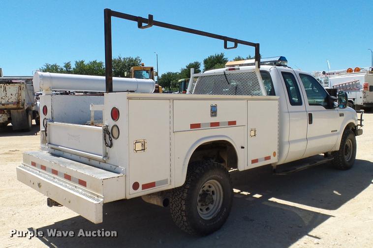 image for item DA6232 2002 Ford F350 Super Duty SuperCab pickup truck