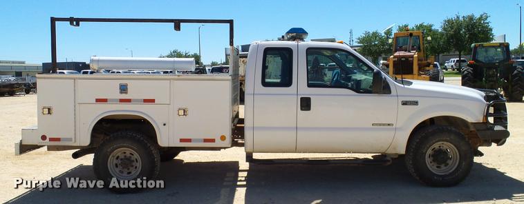 image for item DA6232 2002 Ford F350 Super Duty SuperCab pickup truck