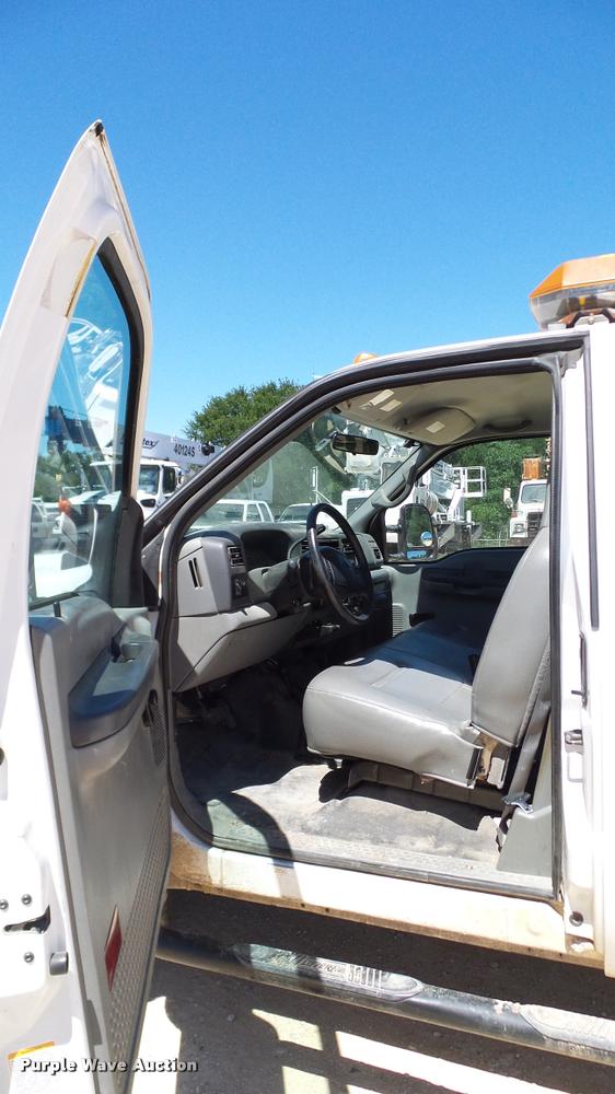 image for item DA6232 2002 Ford F350 Super Duty SuperCab pickup truck