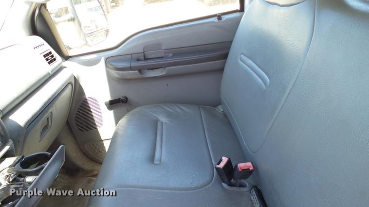 image for item DA6232 2002 Ford F350 Super Duty SuperCab pickup truck