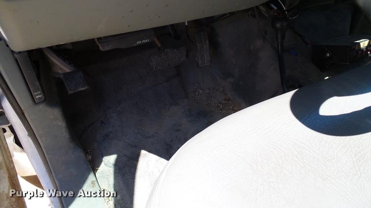 image for item DA6232 2002 Ford F350 Super Duty SuperCab pickup truck