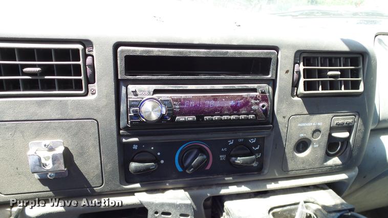 image for item DA6232 2002 Ford F350 Super Duty SuperCab pickup truck