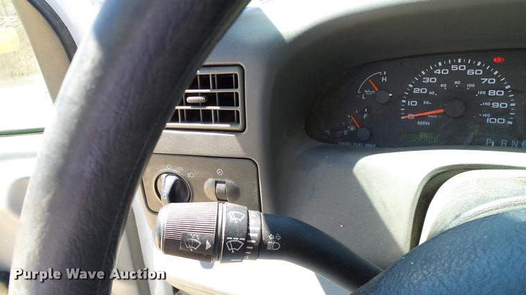 image for item DA6232 2002 Ford F350 Super Duty SuperCab pickup truck