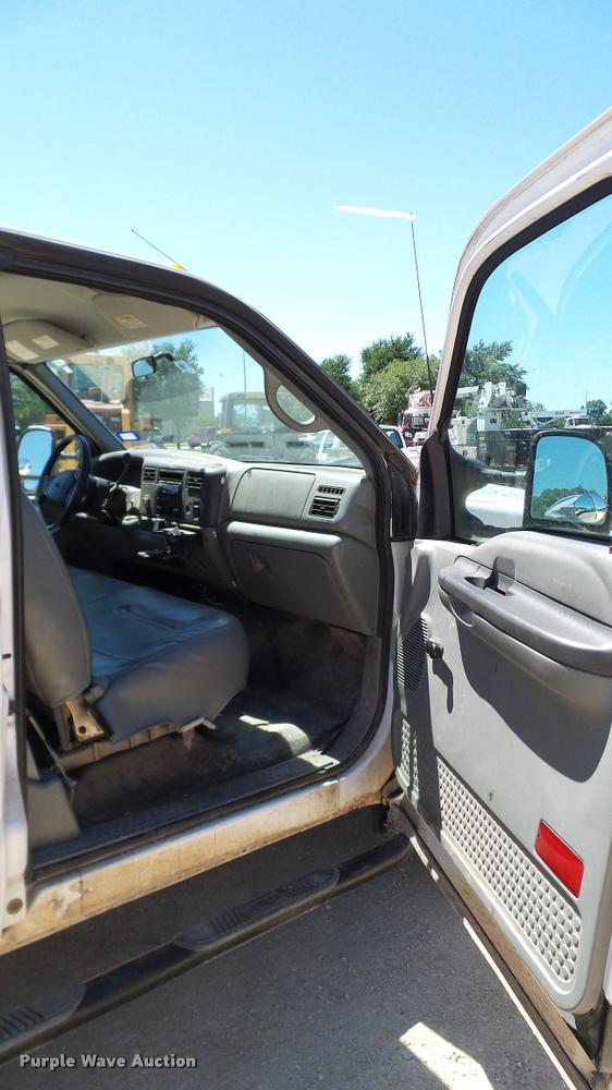 image for item DA6232 2002 Ford F350 Super Duty SuperCab pickup truck