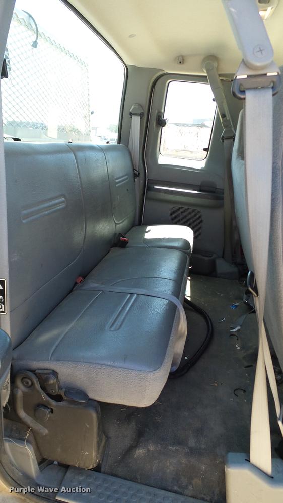 image for item DA6232 2002 Ford F350 Super Duty SuperCab pickup truck