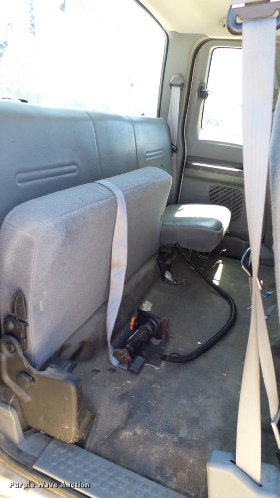 image for item DA6232 2002 Ford F350 Super Duty SuperCab pickup truck