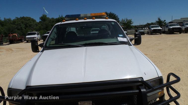 image for item DA6232 2002 Ford F350 Super Duty SuperCab pickup truck