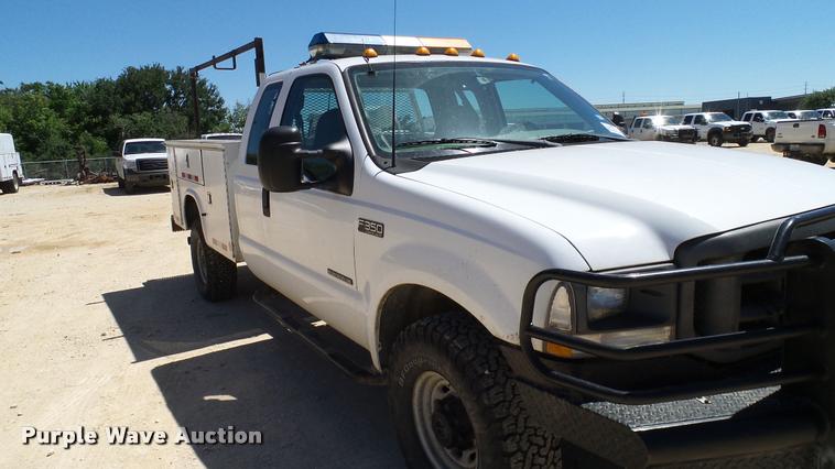 image for item DA6232 2002 Ford F350 Super Duty SuperCab pickup truck