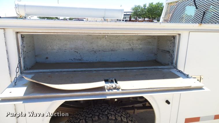 image for item DA6232 2002 Ford F350 Super Duty SuperCab pickup truck