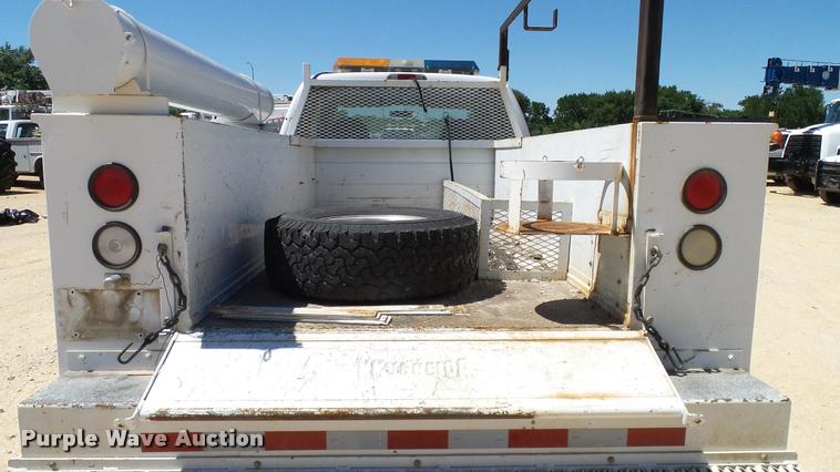 image for item DA6232 2002 Ford F350 Super Duty SuperCab pickup truck