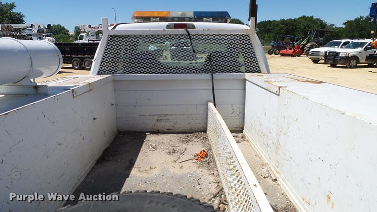 image for item DA6232 2002 Ford F350 Super Duty SuperCab pickup truck