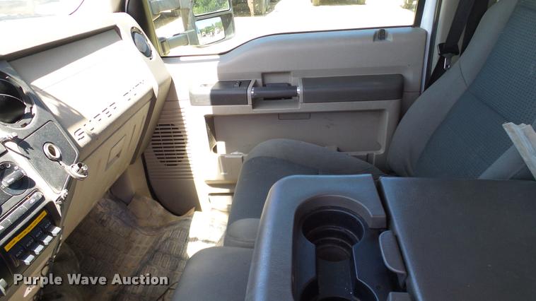 image for item DA6234 2009 Ford F550 Crew Cab truck cab and chassis