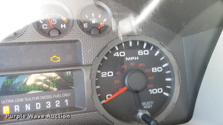 image for item DA6234 2009 Ford F550 Crew Cab truck cab and chassis