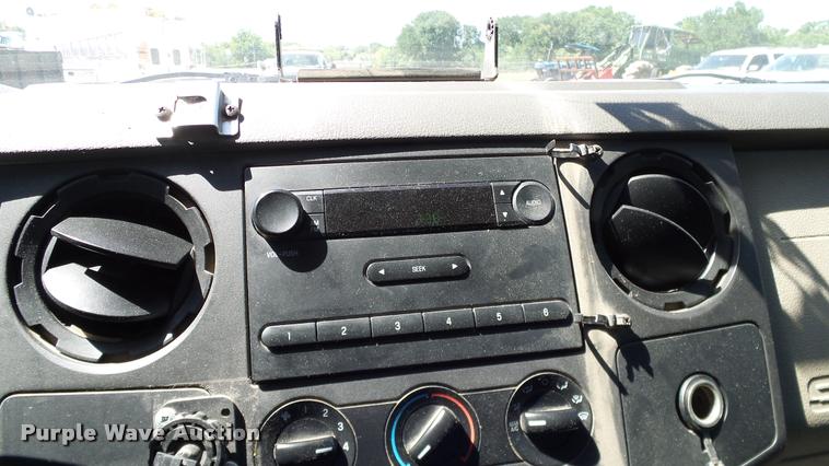 image for item DA6234 2009 Ford F550 Crew Cab truck cab and chassis