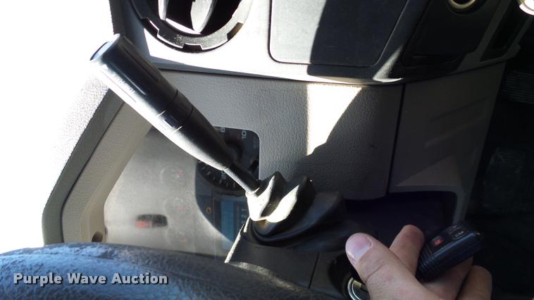 image for item DA6234 2009 Ford F550 Crew Cab truck cab and chassis