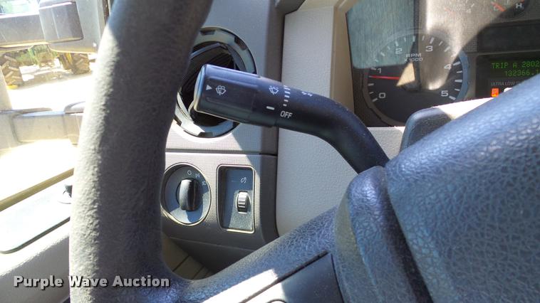 image for item DA6234 2009 Ford F550 Crew Cab truck cab and chassis