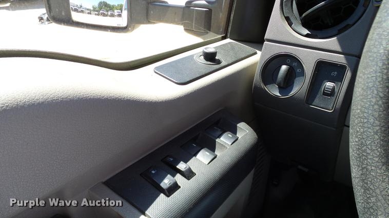 image for item DA6234 2009 Ford F550 Crew Cab truck cab and chassis