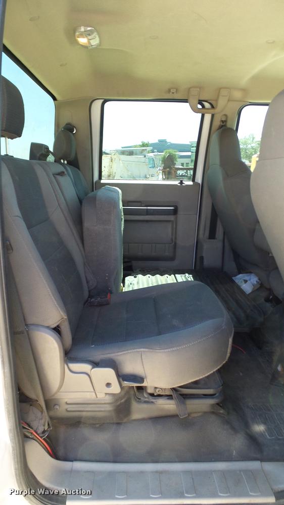 image for item DA6234 2009 Ford F550 Crew Cab truck cab and chassis