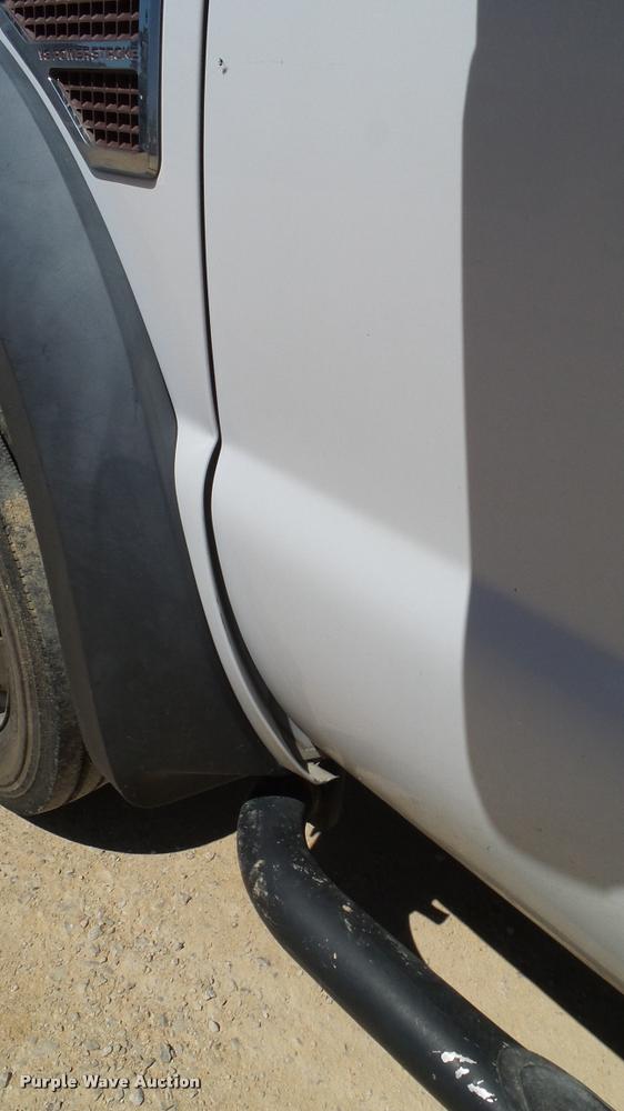 image for item DA6234 2009 Ford F550 Crew Cab truck cab and chassis