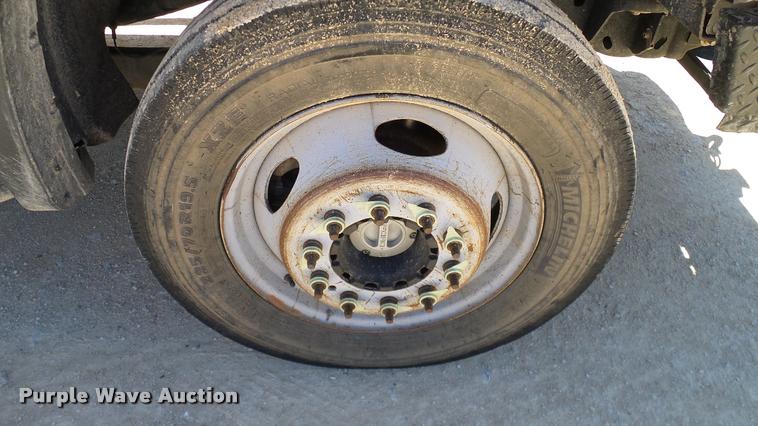 image for item DA6234 2009 Ford F550 Crew Cab truck cab and chassis