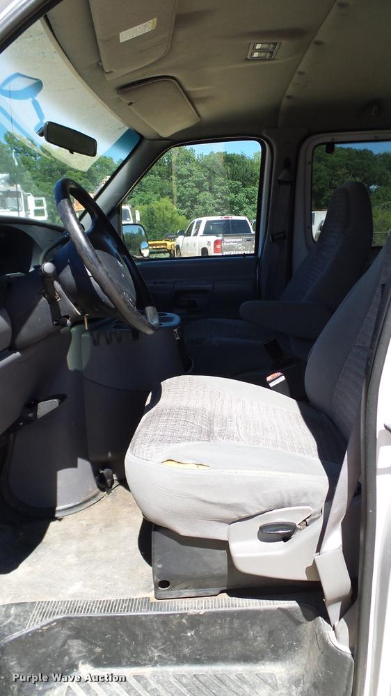 image for item DA6235 2000 Ford Econoline E250 Extended van