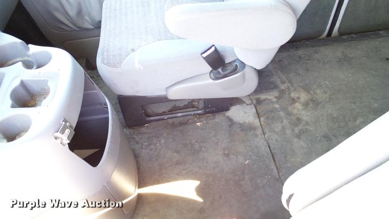 image for item DA6235 2000 Ford Econoline E250 Extended van