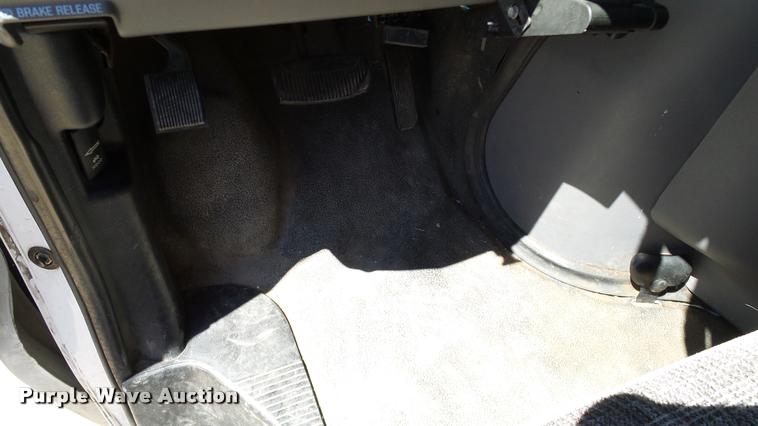 image for item DA6235 2000 Ford Econoline E250 Extended van