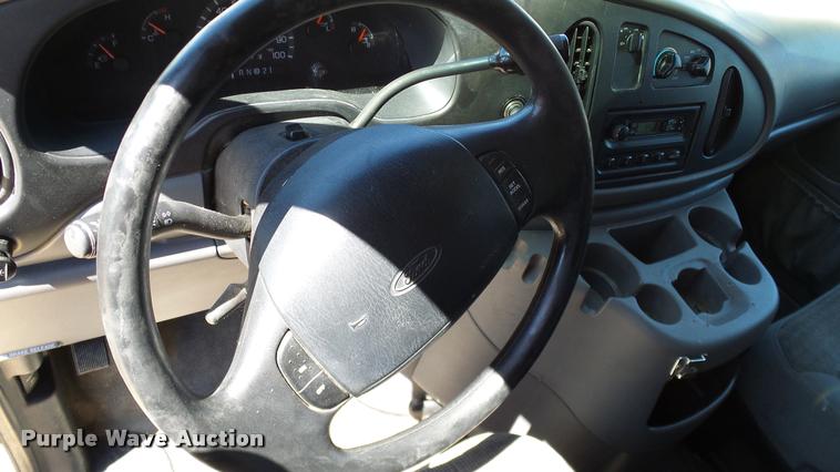 image for item DA6235 2000 Ford Econoline E250 Extended van